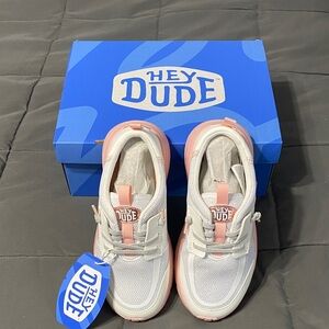 Hey Dude Sirocco Play white/pink sneakers. Size 5 kids